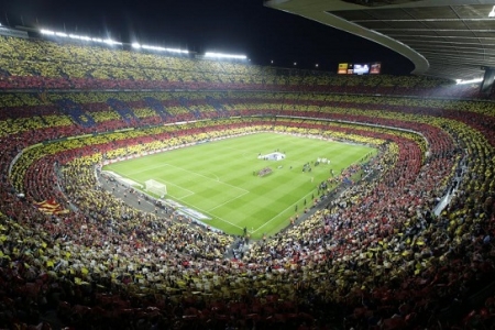 Gã khổng lồ Barcelona bán tên sân Nou Camp