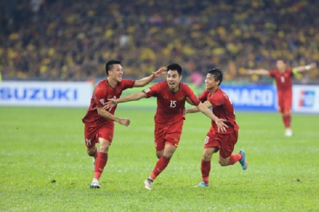 Cầm hòa Malaysia 2-2 trên sân Bukit Jalil, Việt Nam giành lợi thế lớn ở trận chung kết lượt về