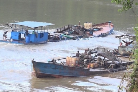 Sông Đồng Nai và hơn 160.000 m3 nước thải/ngày đêm của 800 doang nghiệp phải xử lý thế nào?