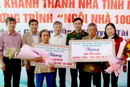 Thanh Hóa: Hai “ngôi nhà 100 đồng” trao tặng người nghèo