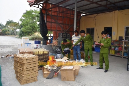 Ninh Bình: Bắt vụ vận chuyển nhiều loại hàng hóa không rõ nguồn gốc