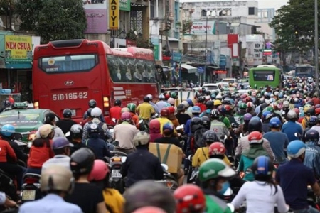 TP. HCM: Hàng ngàn người rời thanh phố về quê nghỉ lễ