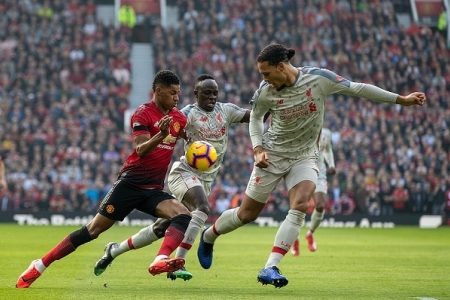 Cầm hòa MU tại Old Trafford, Liverpool vươn lên đầu BXH