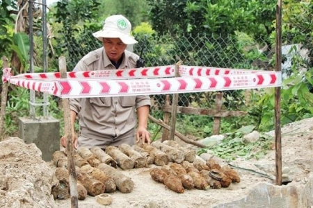 Quảng Bình: Đào móng xây nhà, hoảng hồn phát hiện quả bom nặng hơn 3 tạ