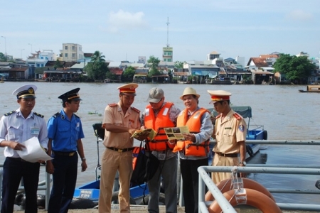 Tăng cường công tác bảo vệ TTATGT đường bộ, đường sắt, đường thủy nội địa