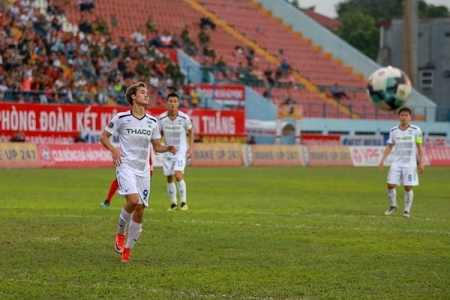 Văn Toàn sút hỏng penalty, HAGL thua trận thứ 3 liên tiếp