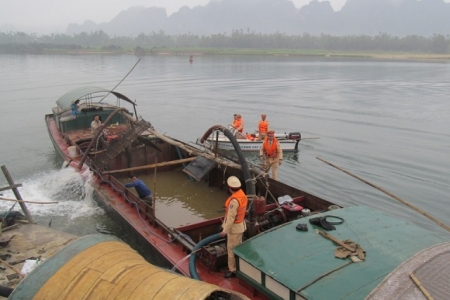 Chung sức chống cát tặc