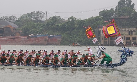 Đua tài, đua sức trên dòng sông Lô