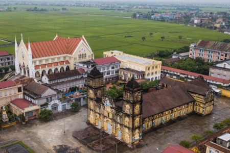 Tạm hoãn việc hạ giải Nhà thờ Chính tòa Bùi Chu