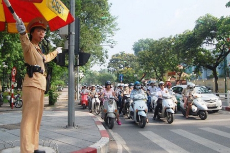 Hà Nội: Tăng cường bảo đảm trật tự an toàn giao thông