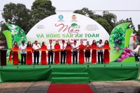 Khai trương Tuần lễ mận và nông sản an toàn tỉnh Sơn La năm 2019