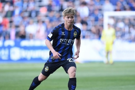 Incheon United chấm dứt hợp đồng sớm với Công Phượng