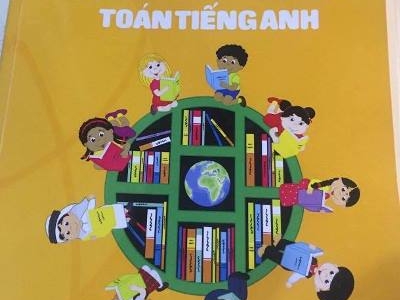 Hà Nội: "Sách lưu hành nội bộ" công khai bán trong chương trình thí điểm