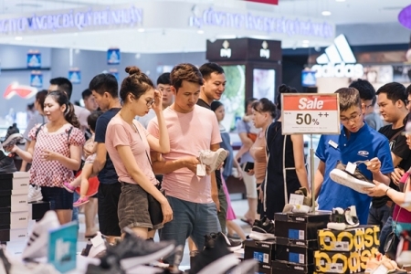 Giảm giá vượt ngưỡng 50% tại Vincom Red Sale 2019