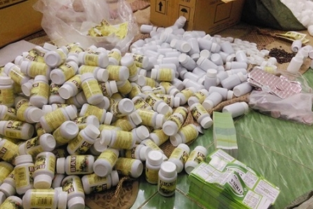 Triệt phá đường dây làm giả tân dược, thực phẩm chức năng tại TP.HCM