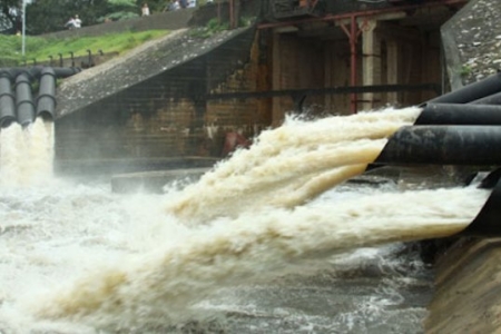 Hà Nội: 11 trạm bơm được vận hành để chống ngập úng