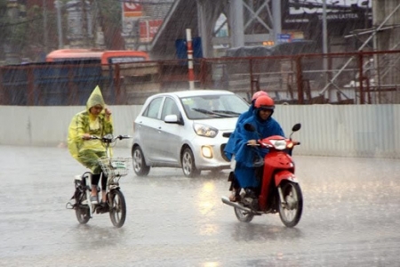 Dự báo thời tiết 16/8: Bắc Bộ có mưa, Trung Bộ nắng gắt