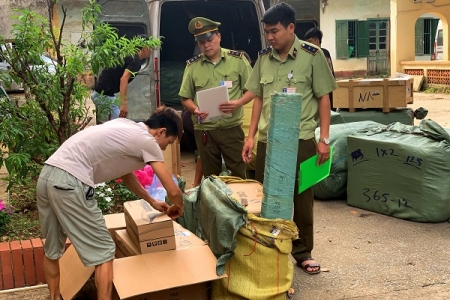 Lạng Sơn: Thu giữ gần 3 tạ bột tôm nhập lậu từ Trung Quốc