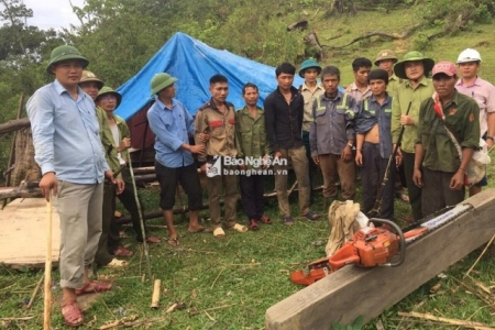 Nghệ An: Vây bắt 8 lâm tặc, phát hiện thêm ma túy và súng tự chế