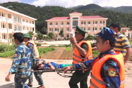 Đà Nẵng: 5 ngư dân ngộ độc trên biển, thuyền trưởng tử vong