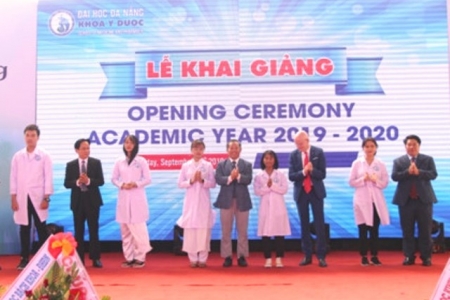 Khoa Y Dược - ĐH Đà Nẵng: Khai giảng năm học mới, đón 233 tân sinh viên