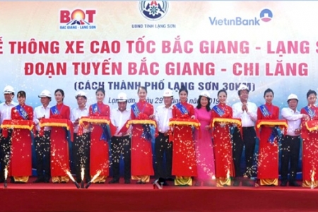 Phó thủ tướng Trịnh Đình Dũng dự Lễ thông xe tuyến cao tốc Bắc Giang – Lạng Sơn