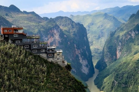 Bộ Văn hóa lên tiếng về tòa nhà trên đỉnh Mã Pì Lèng