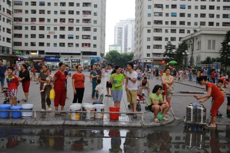 KĐT Linh Đàm: Cuộc sống người dân đảo lộn vì nước sạch?