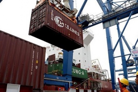 Còn hơn 3.800 container phế liệu nhựa tồn dư tại cảng biển Việt Nam