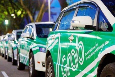 Đề xuất taxi công nghệ phải gắn logo phản quang