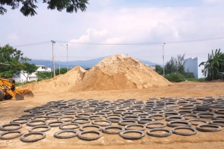 Đà Nẵng: “núi cát” trong khu dân cư gây ô nhiễm môi trường!