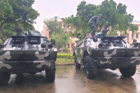 Quân khu V: Huy động 10 xe thiết giáp sẵn sàng chờ lệnh ứng cứu người dân trước bão số 6