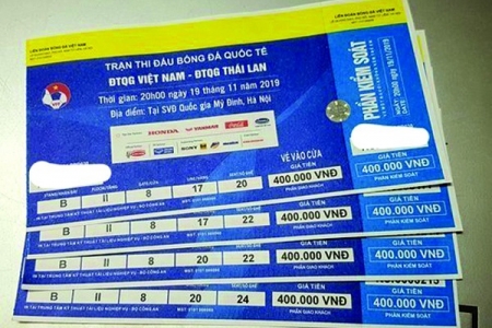 Giá vé ‘chợ đen’ trận Việt Nam – Thái Lan tăng chóng mặt