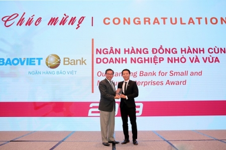 BAOVIET Bank nhận giải Ngân hàng đồng hành cùng Doanh nghiệp nhỏ và vừa 2019