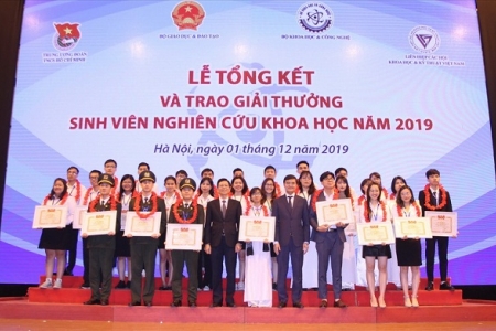 Bộ GD&ĐT trao 279 giải thưởng “Sinh viên nghiên cứu khoa học” năm 2019