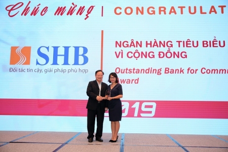 SHB được vinh danh là ngân hàng tiêu biểu vì cộng đồng và đồng hành cùng DNVVN