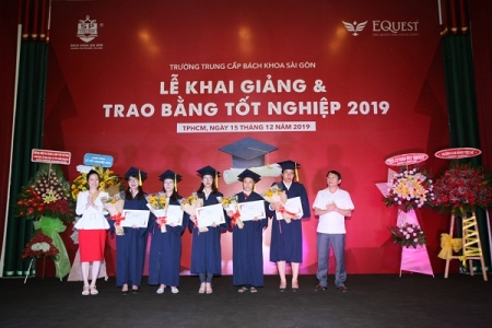 Trường trung cấp Bách khoa Sài Gòn khai giảng và trao bằng tốt nghiệp 2019