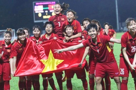 Quảng Ngãi: Trao xe cho cầu thủ Nguyễn Thị Bích Thùy về thành tích vô địch bóng đá SEA Games 30