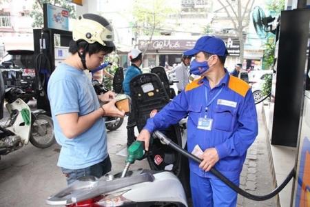 Giá xăng tăng nhẹ ngày cuối năm