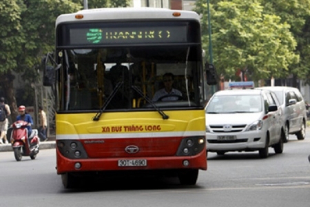 Hà Nội xem xét hỗ trợ 100% phí đối với vận tải hành khách công cộng