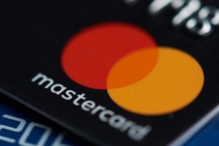 Các ngân hàng Việt Nam kiến nghị Visa và MasterCard miễn, giảm nhiều loại phí