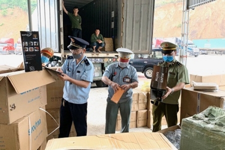 Lạng Sơn: Tạm giữ máy xay đa năng, quạt tích điện có dấu hiệu nhập lậu