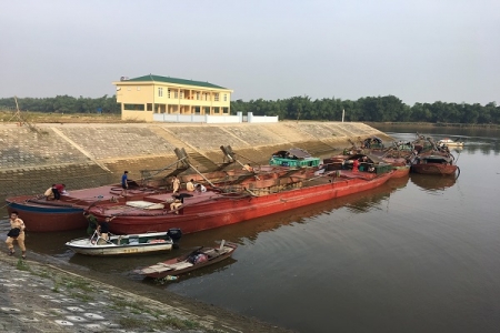 Hà Tĩnh: Ngăn chặn nạn khai thác cát trái phép trên sông Lam