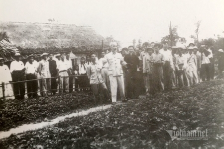 130 năm ngày sinh Bác Hồ: Bác Hồ bùi ngùi bên rương gỗ ông bà ngoại cho mẹ ngày lấy chồng