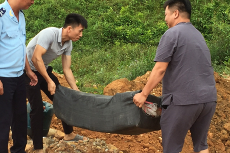 Hải quan Quảng Ninh phát hiện xe tải vận chuyển 3,3 tấn lòng lợn sấy khô nhập lậu