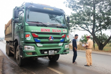 Thanh Hóa: Tăng cường kiểm soát tải trọng phương tiện trên các tuyến giao thông