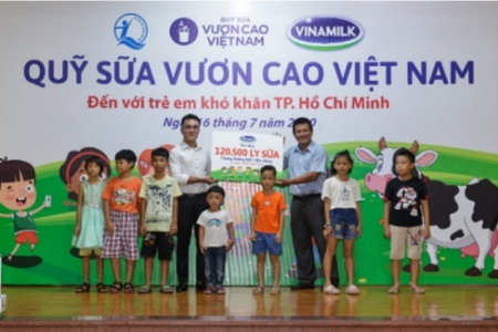 Vinamilk tiếp tục hành trình kết nối yêu thương tại Tp. Hồ Chí Minh