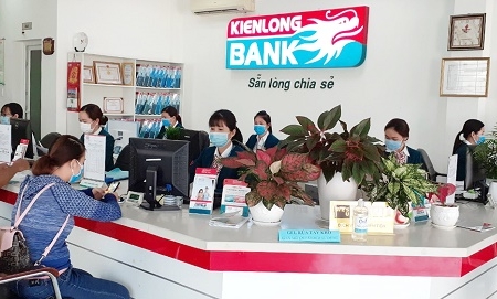 Kienlongbank giảm đến 50% tổng số tiền lãi cho hơn 1.300 khách hàng vay trả góp ngày