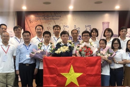 Việt Nam đoạt 4 huy chương Vàng Olympic Hoá học quốc tế 2020