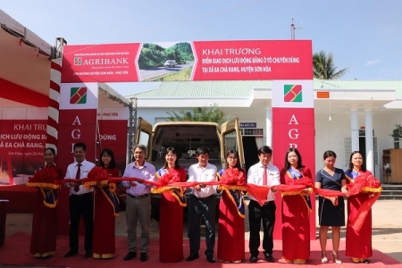 Agribank Phú Yên khai trương Điểm giao dịch lưu động bằng ô tô chuyên dùng